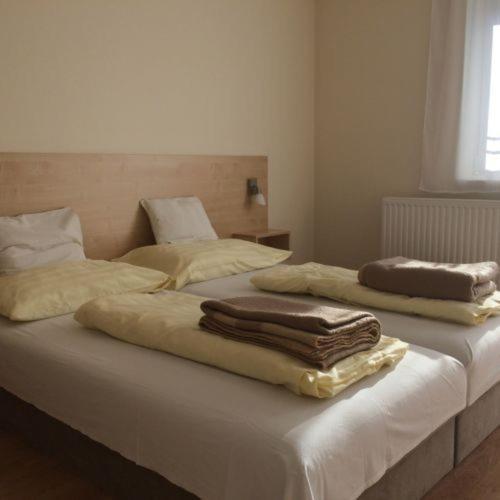 Szalóky Apartmanház Gyenesdiás Exterior foto